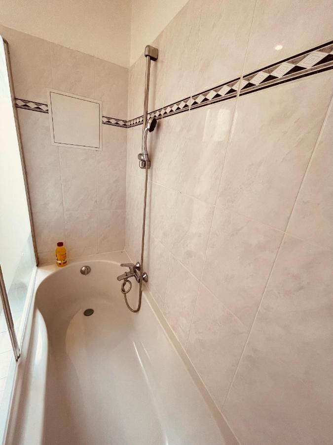 Nice Renting - Paganini - Spacious Apartment - 2 Bedrooms - King Bed - Bathtub - Heart Of Nice Bagian luar foto